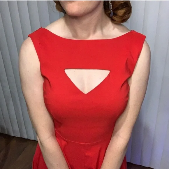 Bettie Page Jazmine Keyhole Pinup Red & White
Dress Swing Dancing - Picture 5 of 10